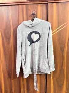 Cute Heart Graphic Sweatshirt