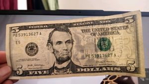 $5 Dollar Note