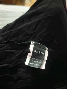 VN. Chic Black Dress