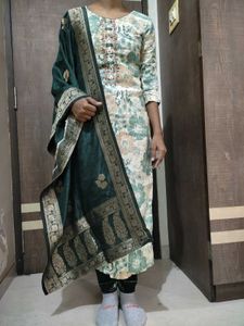 Elegant Floral Print Kurta Set