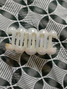 Pearl Hair Claw