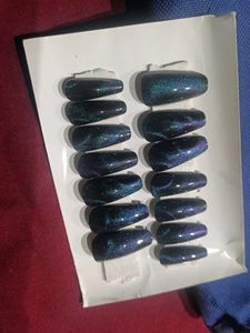 Press-On Cat Eye Nails