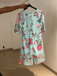 Fixed price, cute little flowery  dress