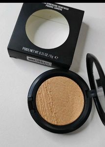 authentic 💯 MAC Whisper of Gilt Highlighter