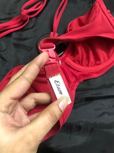 this is a set of bikini