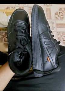 Black Casual Sneakers
