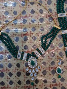 Green Beaded Jewelry Set