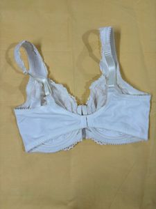 WHITE BRA NEW