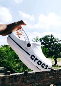 ₹1000.  Crocs Unused