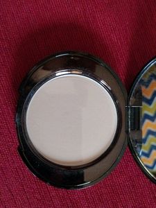 No 7 Perfect Light Pressed Powder