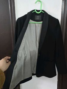 Zara Black Blazer - Classic Style size eur S