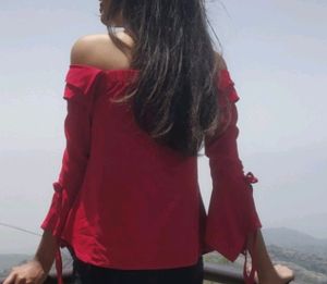 Up Shoulder Top