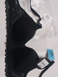 Bralettee ....brand New With Tag ..clovia