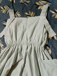 FLOWY SUMMER DRESS