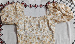 Floral Puff Sleeve Smocked Crop Top