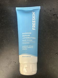 FREESKIN Barrier Repair Face Wash