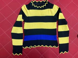 Pre-Loved Stylish Top in Good Condition!