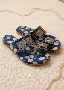 Ethnic Blue Toe Ring Flats