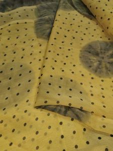 i am selling yellow mixing green saree