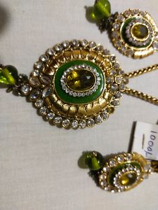Pendent Set