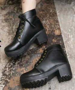 Leather Ke Hain Black Colour Mai