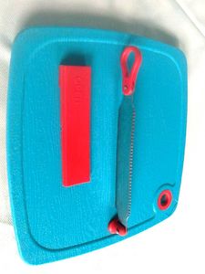 Vegetable Cutting Board with Safety Knife