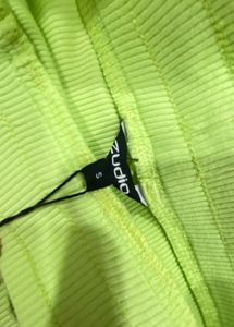 zudio tank top and shorts
