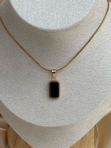 Black-White Reversible Pendant Neckchain