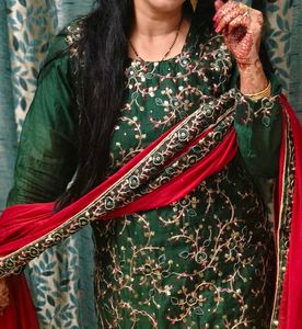Green Embroidered Kurta Set Fix price 1500