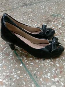 Black Glossy Heels Bellies
