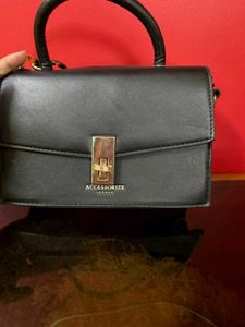 Chic Black Handbag