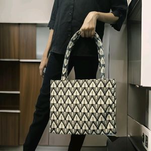 Geometric Pattern Tote Bag