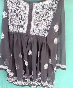 Chikankari Mirror Worked Short Kurti 🖤