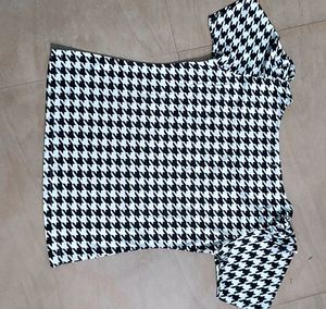 Dream Beauty Fashion Puff Sleeve Polyester Blend Sweetheart Neck Houndstooth Print Form Fitted Black Tee