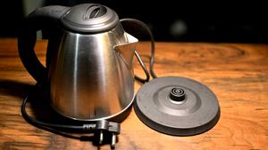 Lifelong Electric Kettle - Fully Working