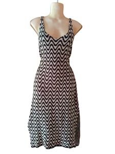Wavy Pattern Midi Dress
