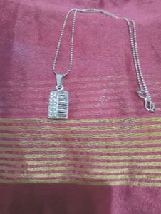 Sparkly Silver Pendant Necklace