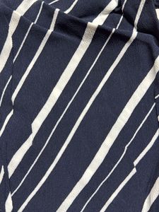 Cropped Blue Shirt