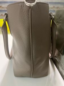 New Authentic Tory Burch Tote Bag - Classic Style