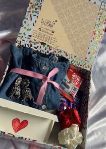 GIFT HAMPER 3 WITH TIE UP TOP