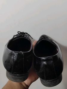 Black Shiny Formal Shoes For Outfits