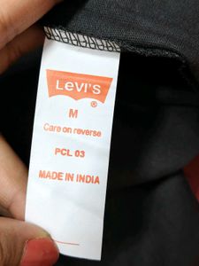 Levi&#39;s Women Grey Printed Redtab Cotton Tshirt