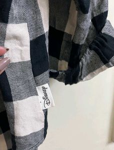 H&amp;M Mickey Mouse Plaid Shirt 🎱✨