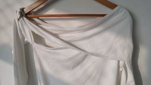 White One-Shoulder bodycon dress 🤍🫣