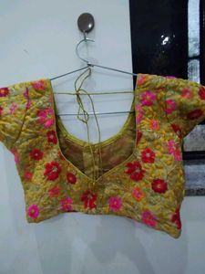 Elegant Pink Embroidered Saree with stylish embroi