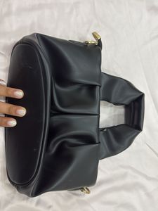 Chic Black Handbag