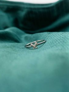 🦋👀Cute Silver 'X' Butterfly 🦋 Ring💍