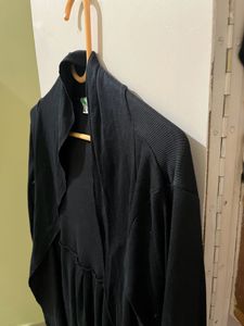 Shrug Black