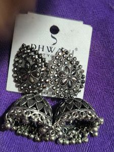 Piwa Jhumka Earrings