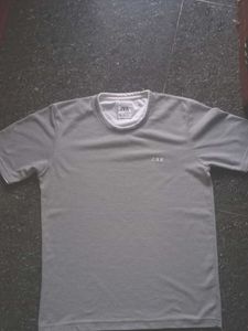 {{ T-shirt -M }}Size Grey Coloured